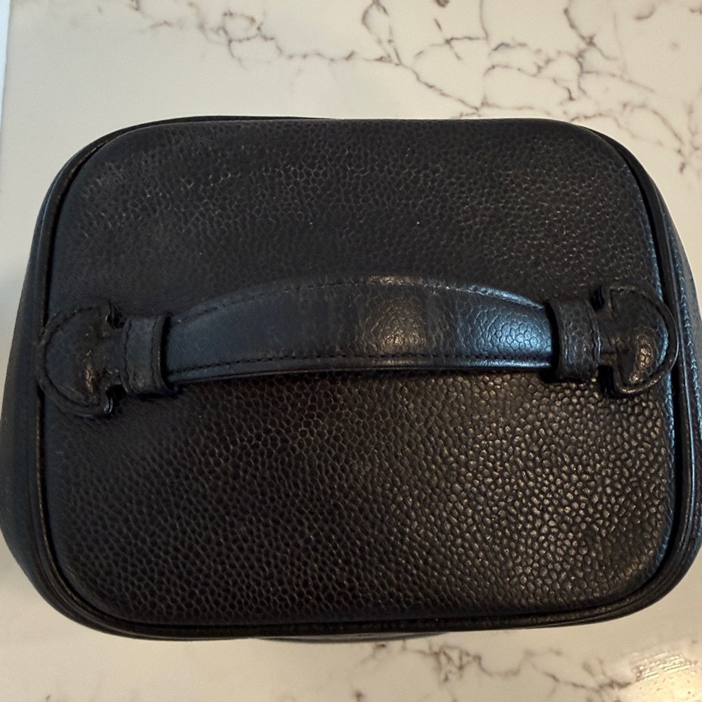 Chanel Caviar Vanity Case - Picture 3 of 11